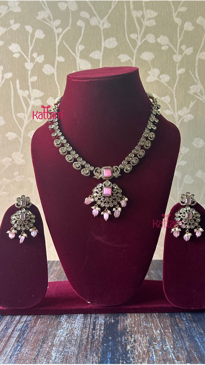 Sherin Victorian Pink Short Necklace - N5044
