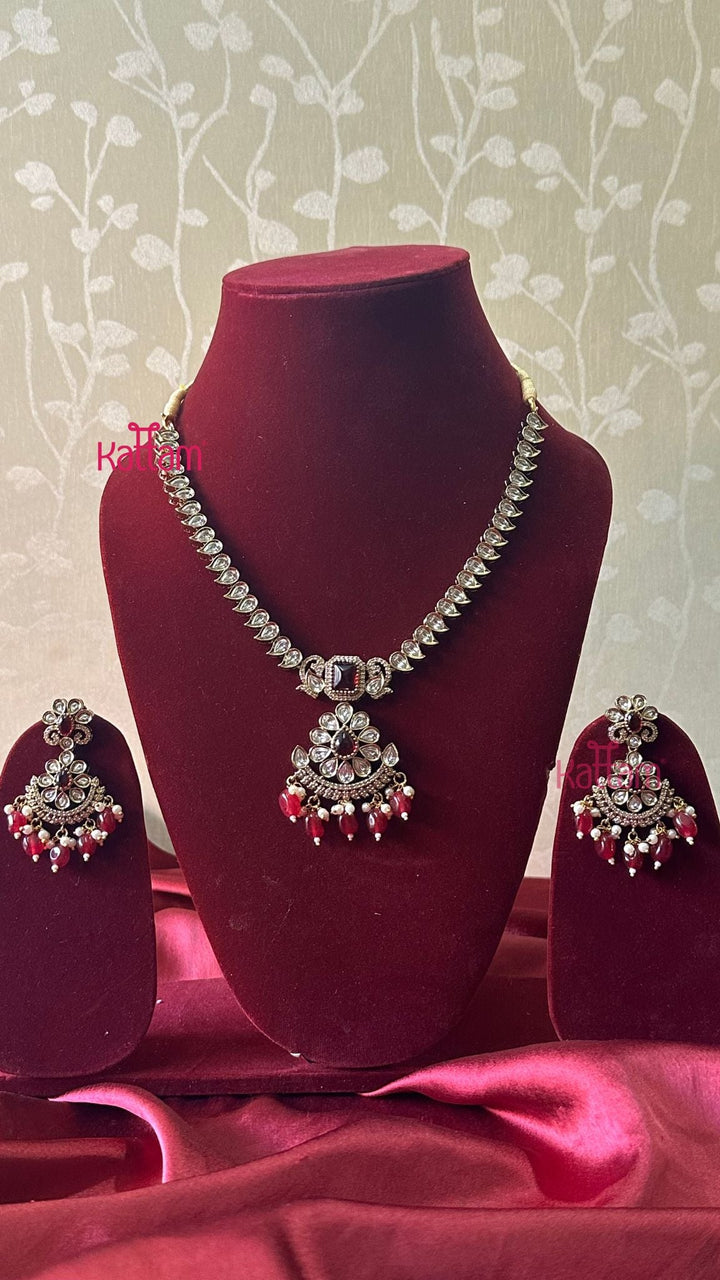Shirly Victorian Maroon Short Necklace - N5049