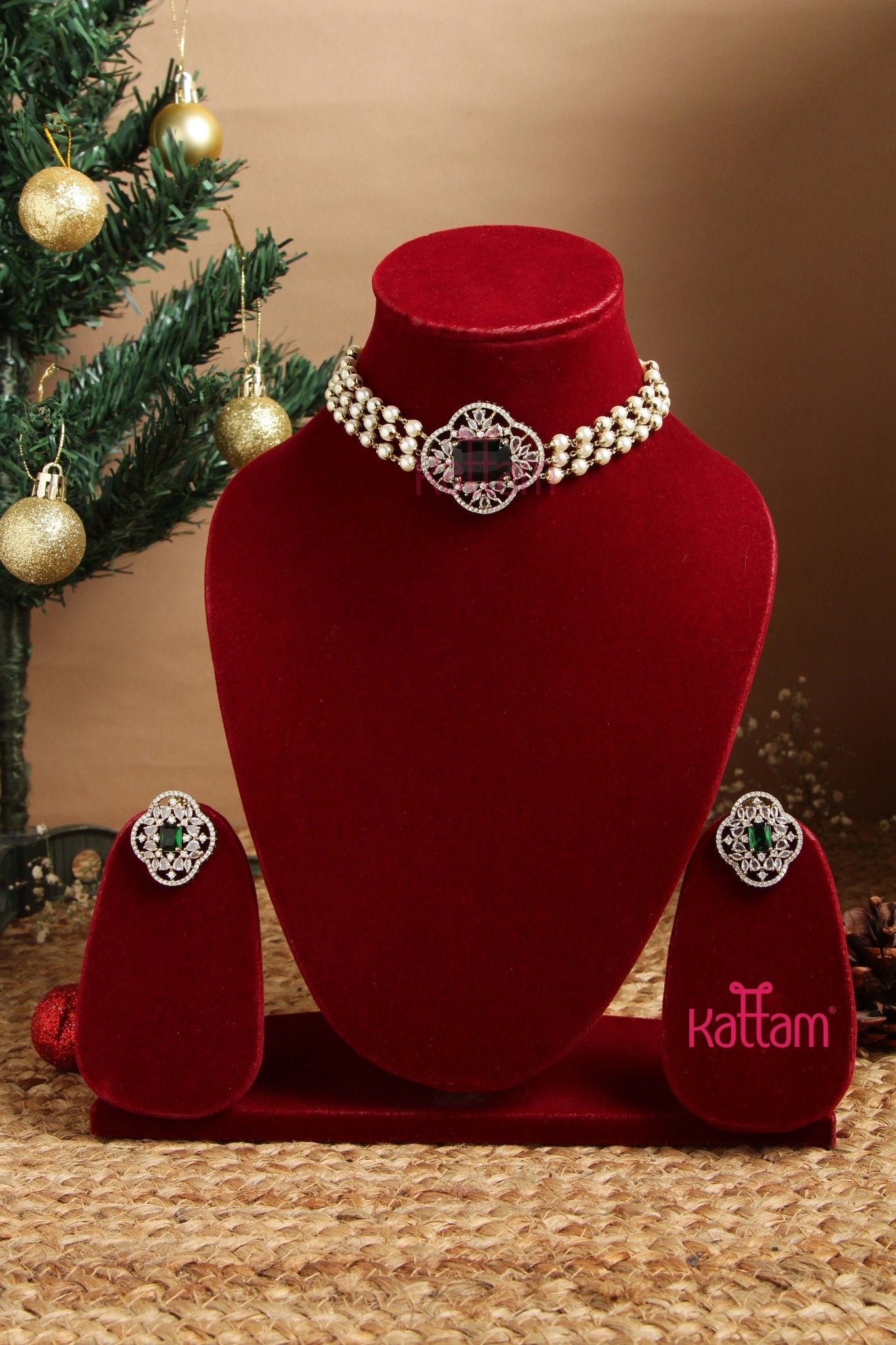 Shreya Victorian Green Pearl Choker - Kattam
