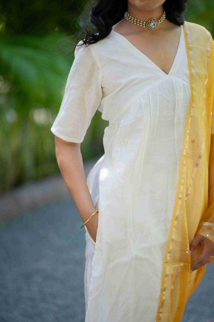 Shreya Victorian White Pearl Choker - N6105