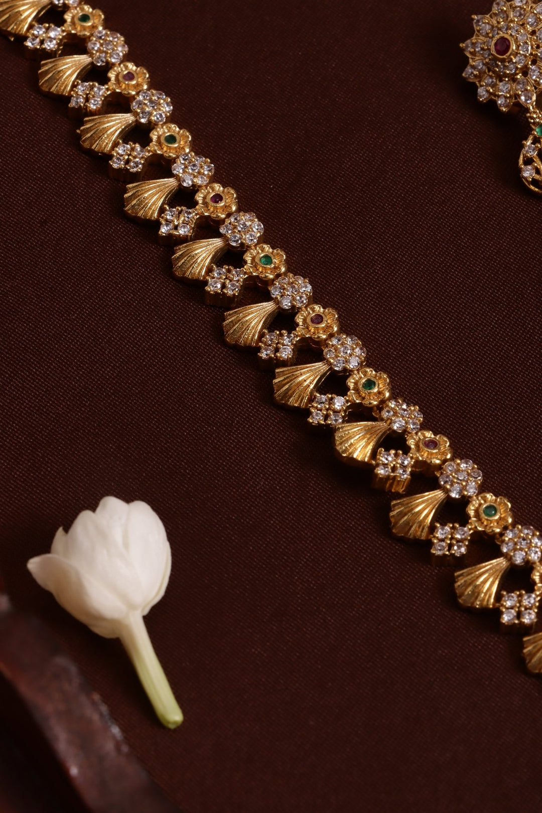 Simple AD Floral Pendant Haram - N4130