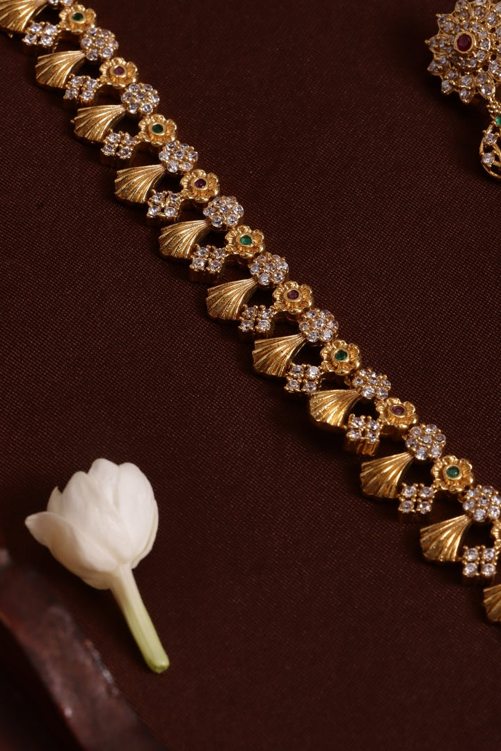Simple AD Floral Pendant Haram - N4130