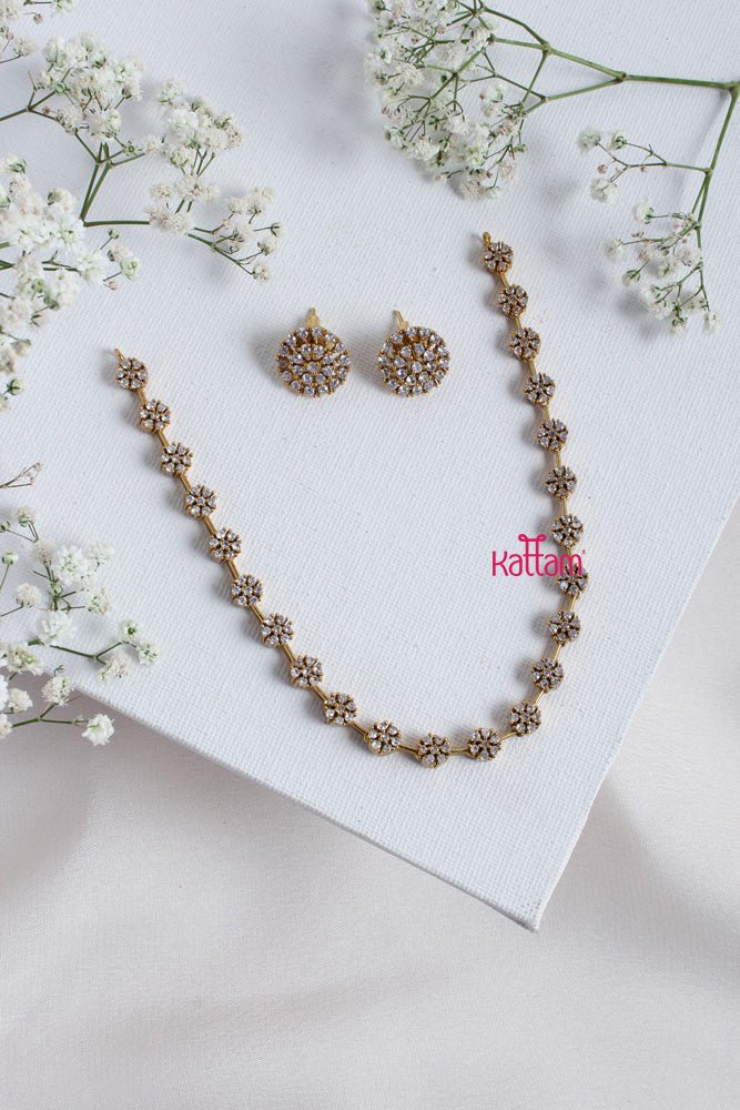 Simple AD White Floral Choker - N2302