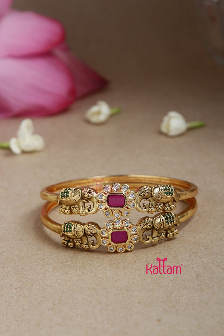 Simple Elephant Bangle - B529 - V4