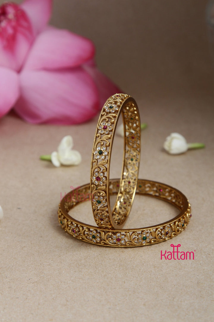 Simple Floral Bangle - B531 - V4