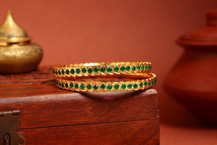 Single Line Green Stone Gati Bangle - B155