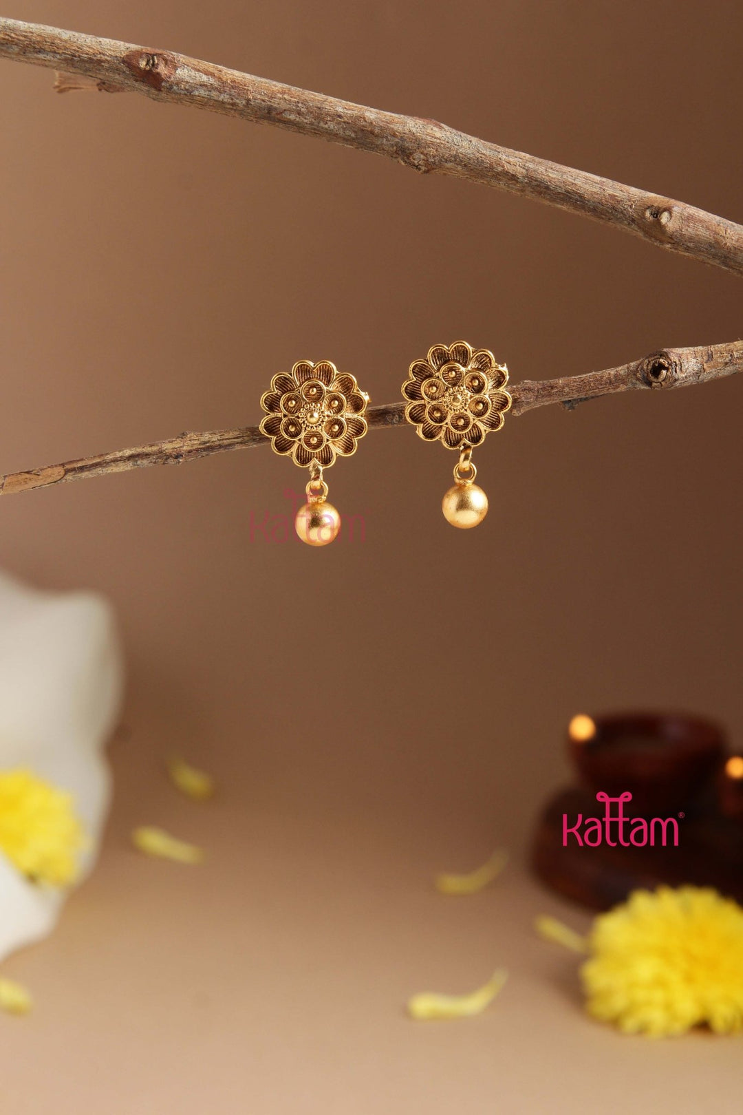 Small Flower Earring - Design 1 - E813