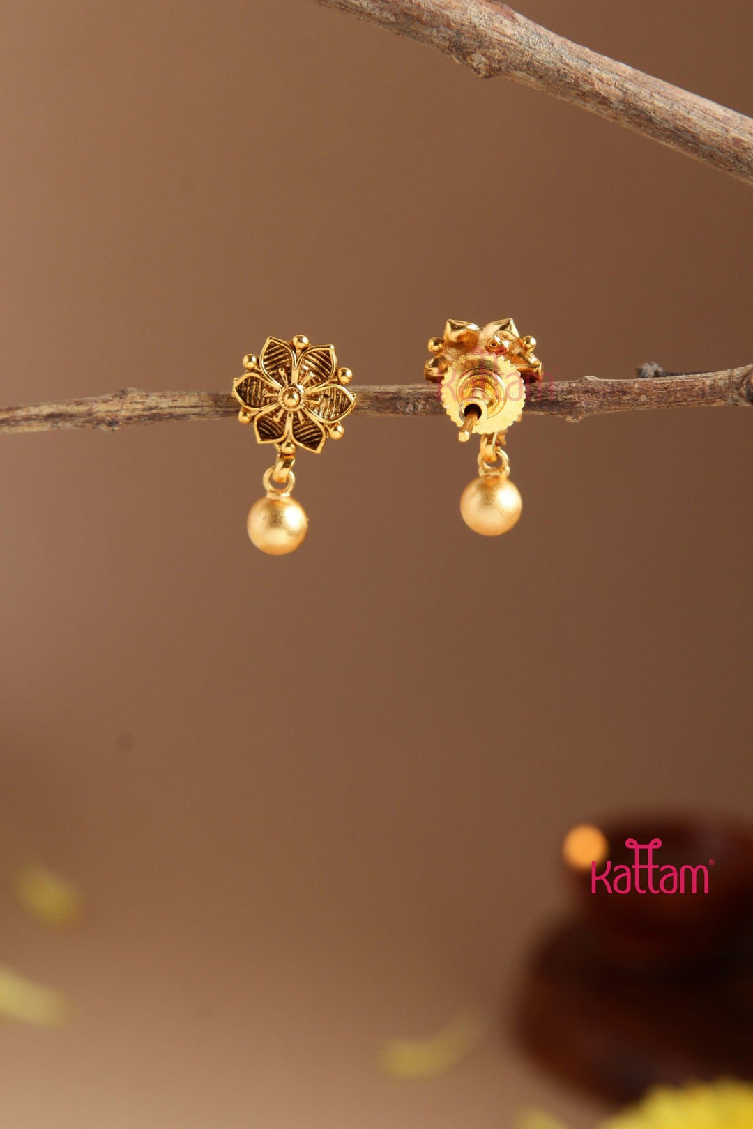 Small Flower Earring - Design 3 - E815