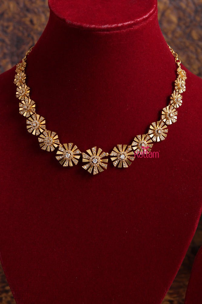 Sunflower White Stone Choker - N1875