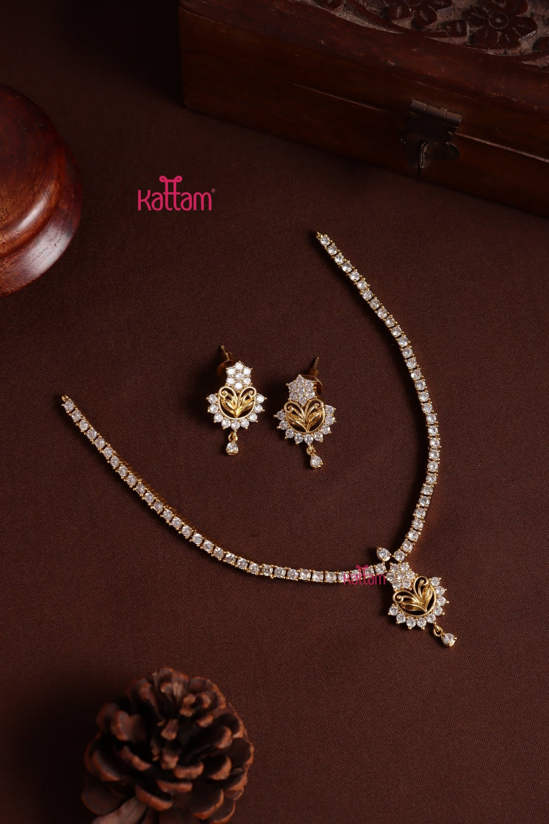 Surekha - White Stone Choker - N4010