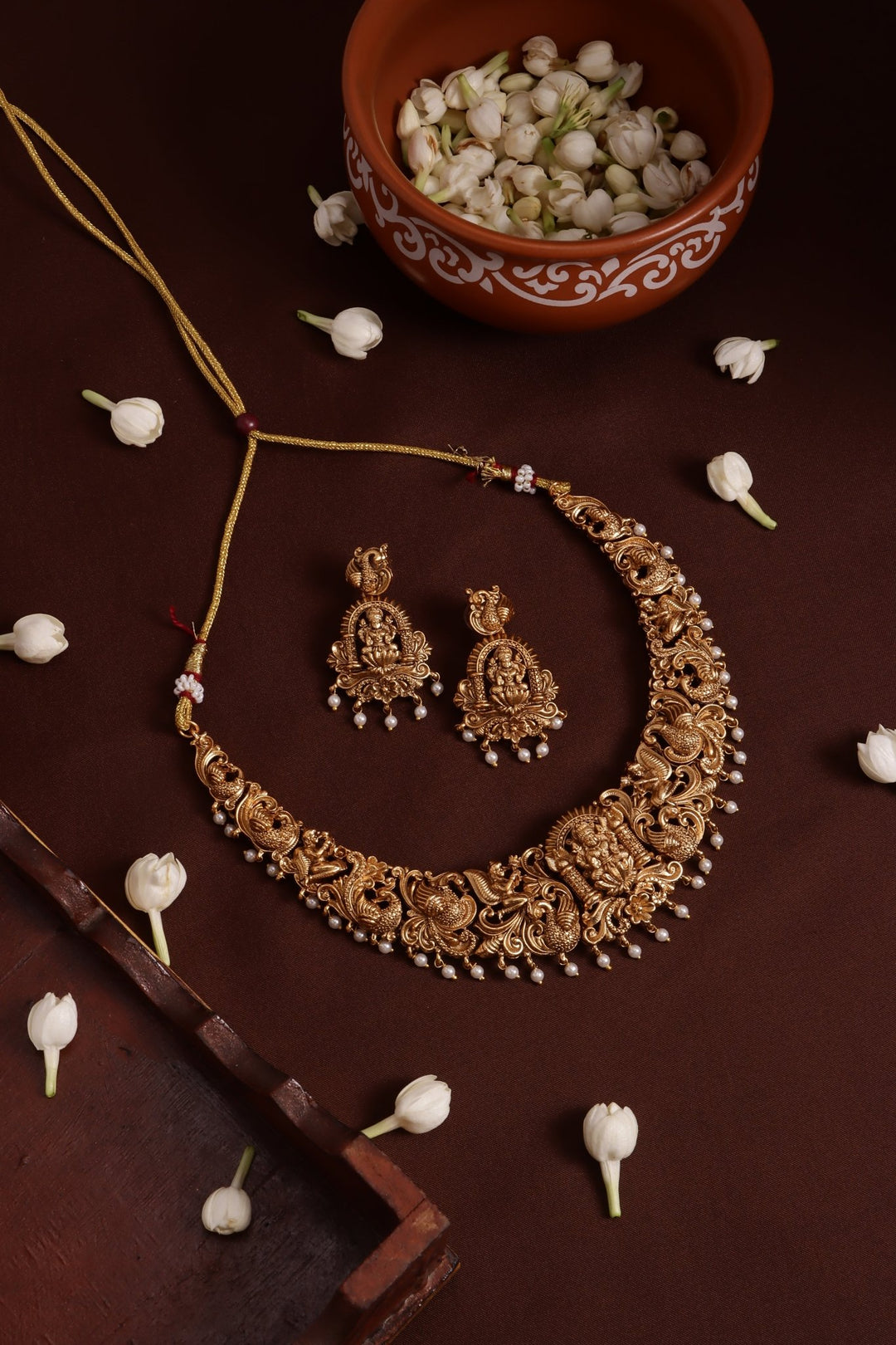 Swastika Semibridal Choker - Pearl - N4125