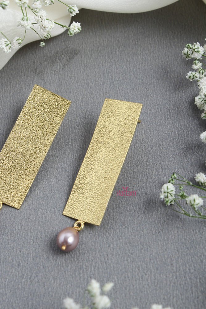 Texture GoldStrip Pearl Earring - V3 - E683