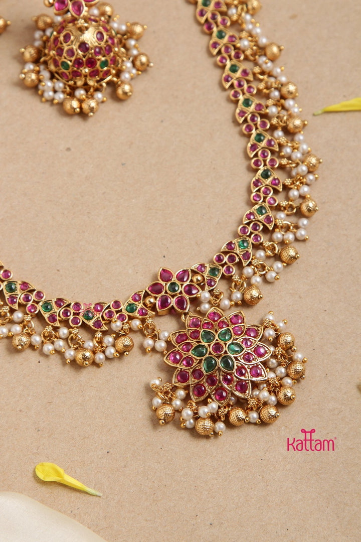 Tharani - Floral Necklace - N3088