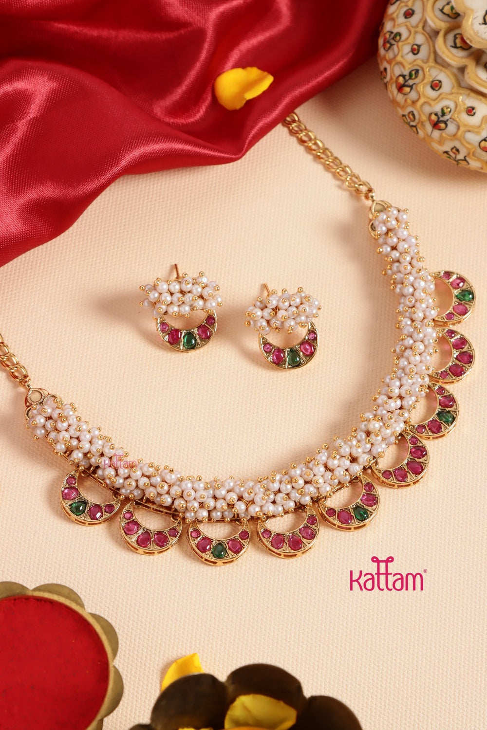 Thendral - Clustered Pearl Choker - N3437