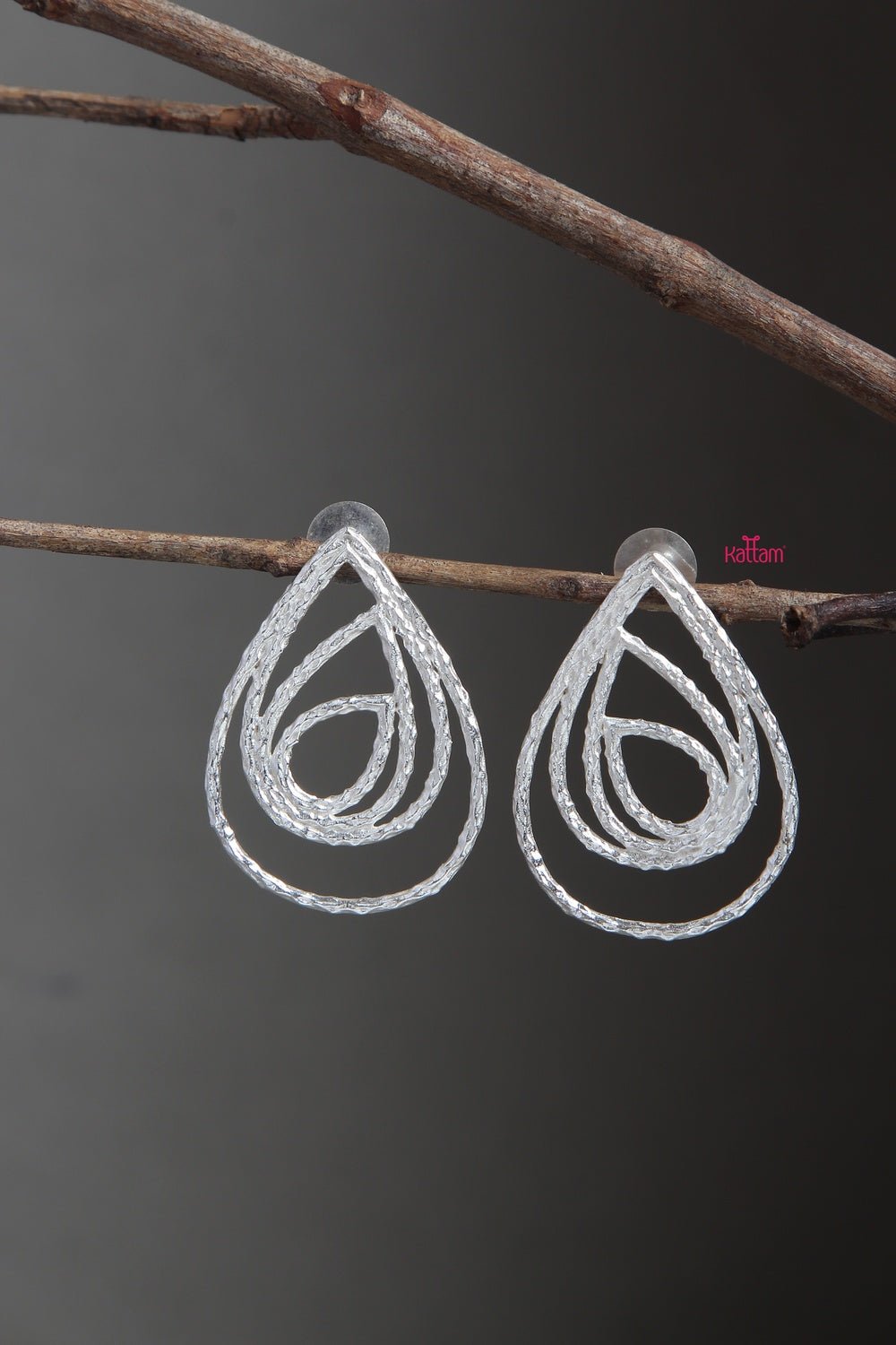 Trendy Silvertone Minimalistic Earring - E117