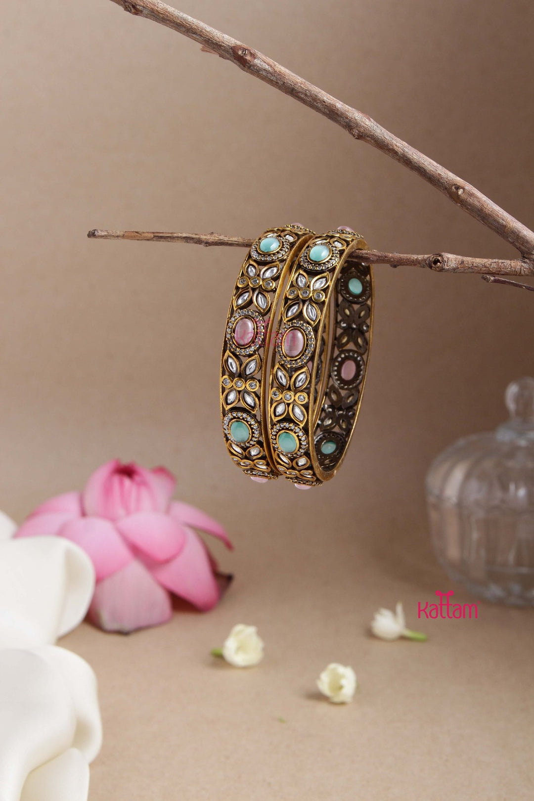 Victorian Pastel Oval Stone Bangle - B505 - V4