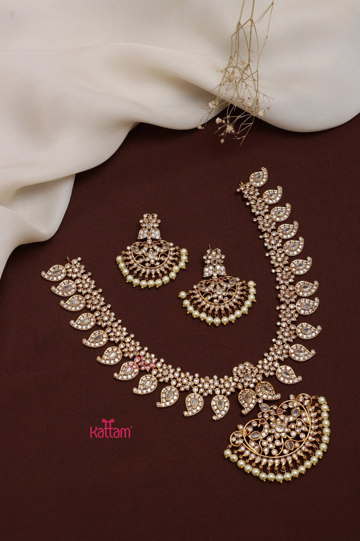 White Manga Stone Necklace - N3655