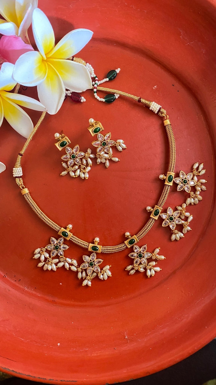 White Stone Floral Choker - N1008