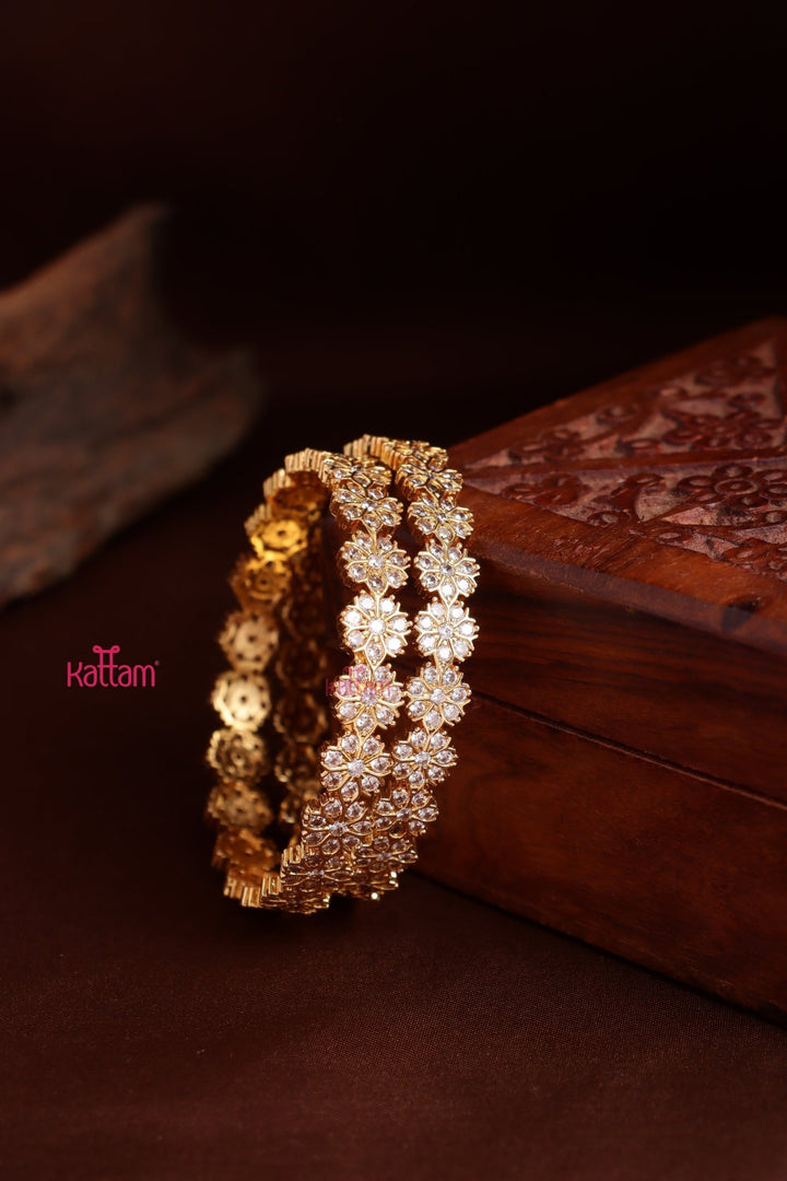 White Stone Flower Bangle ( Set of 2 ) - B597 - V4