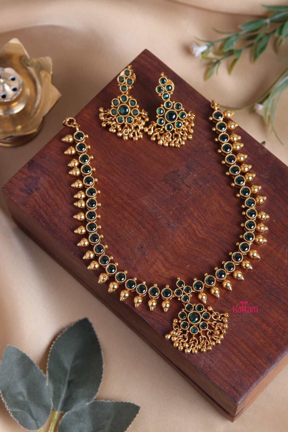 Exclusive Necklace Collection Online