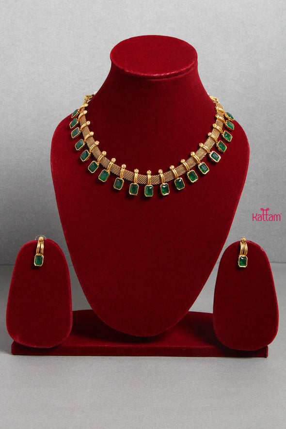 Green Square Choker