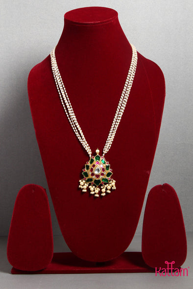 Lotus Pendant Pearl Mala
