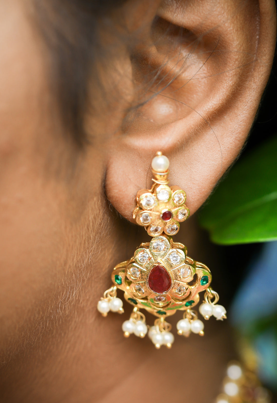 Multistone Pearl Trims Necklace Set