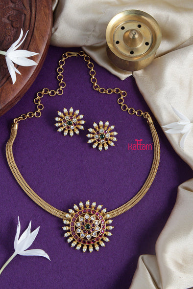 Round Pattern Dollar Necklace