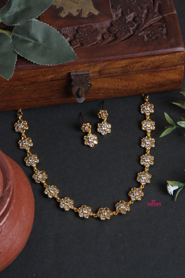 White Floral Simple Kemp Chain