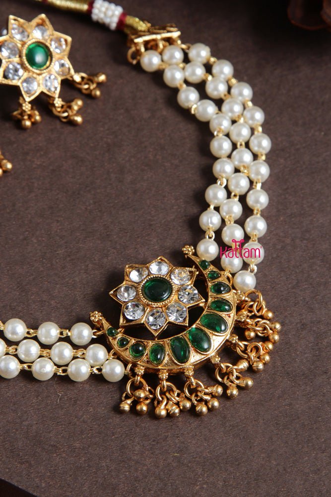 Budgetted Green Halfmoon Pearl Choker - N2065G