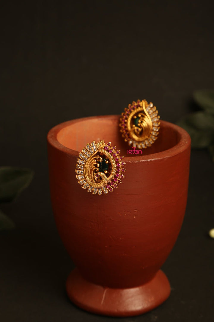 Gorgeous Peacock Stud - E060
