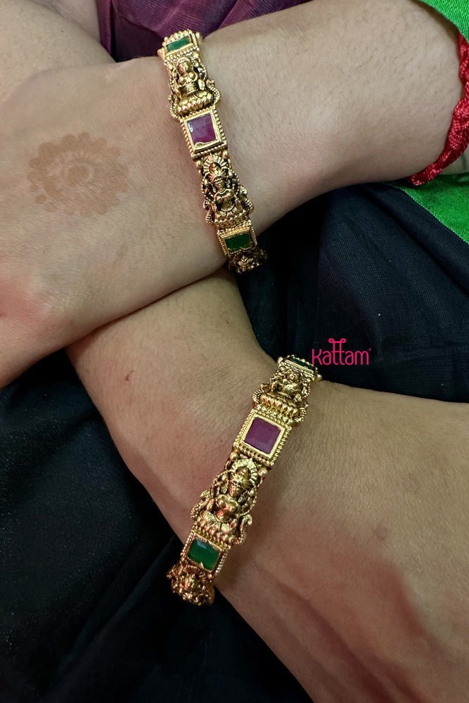 Laksmi Antique Bangle - B422 - V4