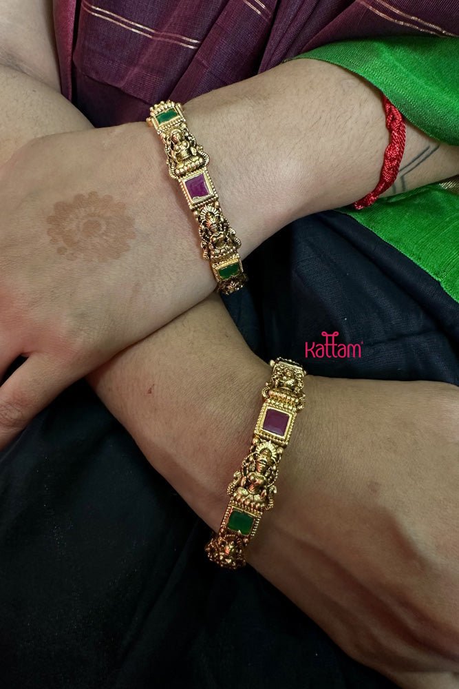 Laksmi Antique Bangle - B422 - V4