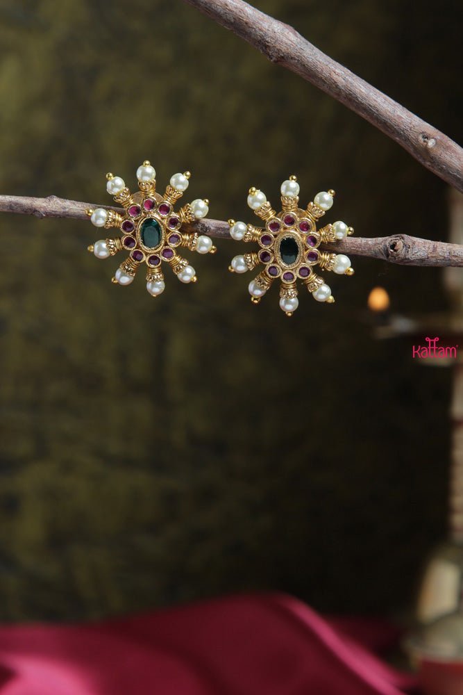 Oval Pearl Stud - E317