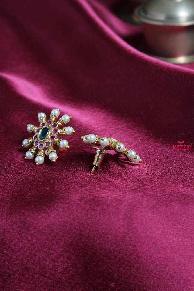 Oval Pearl Stud - E317