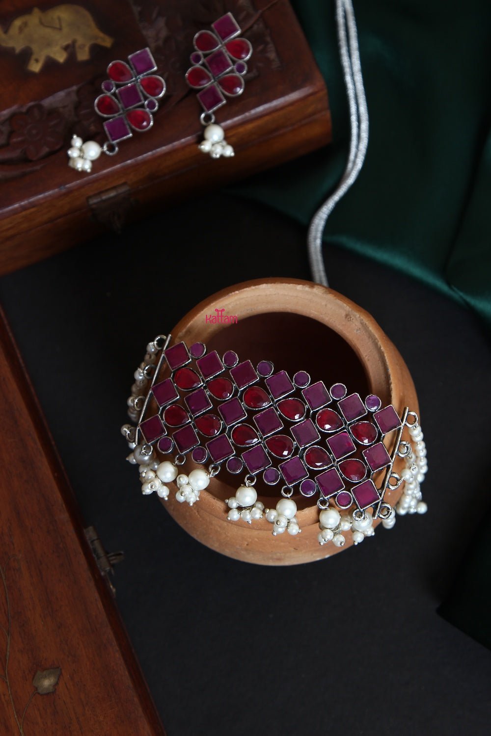 Silver Lookalike Stone Pearl Choker - N900