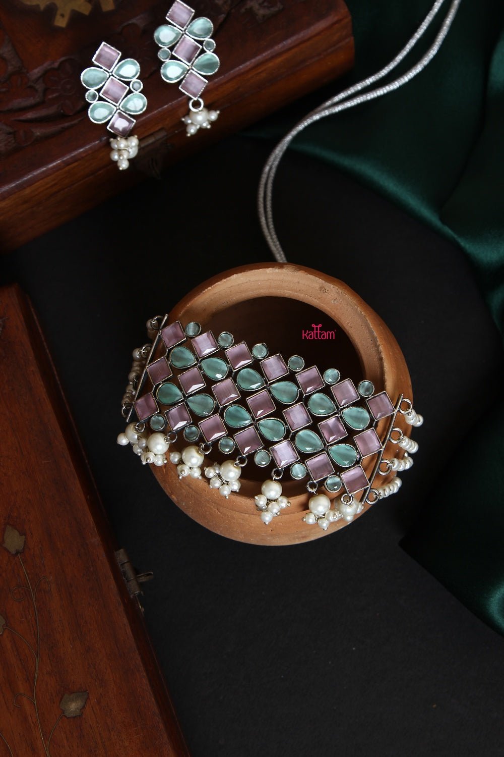 Silver Lookalike Stone Pearl Choker - N902