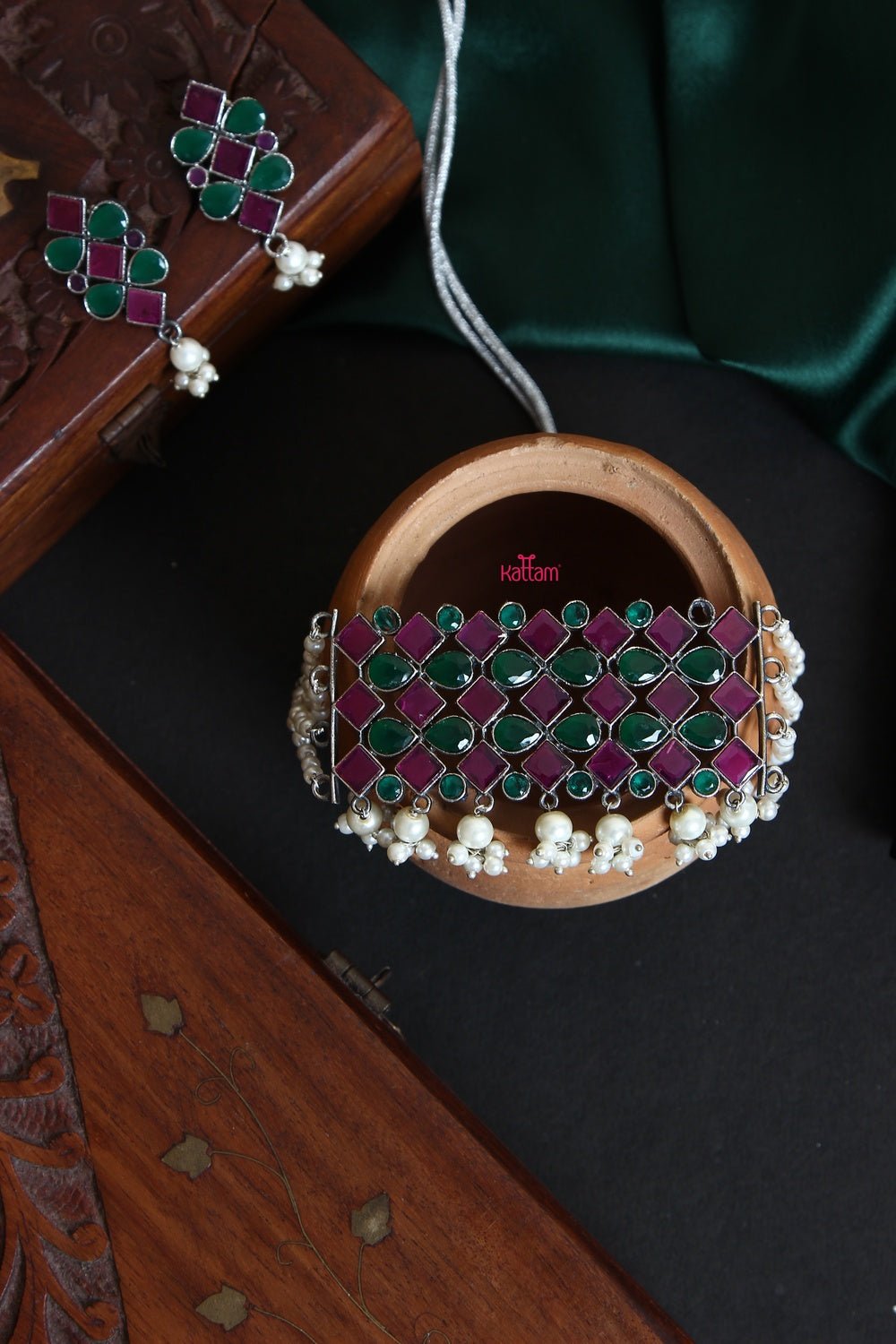 Silver Lookalike Stone Pearl Choker - N900