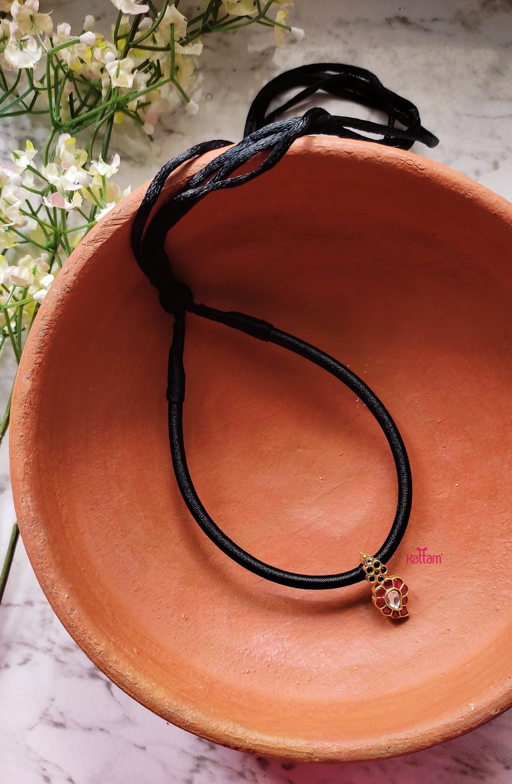 White Manga Black Thread Neckwear ( No Earring) - N807