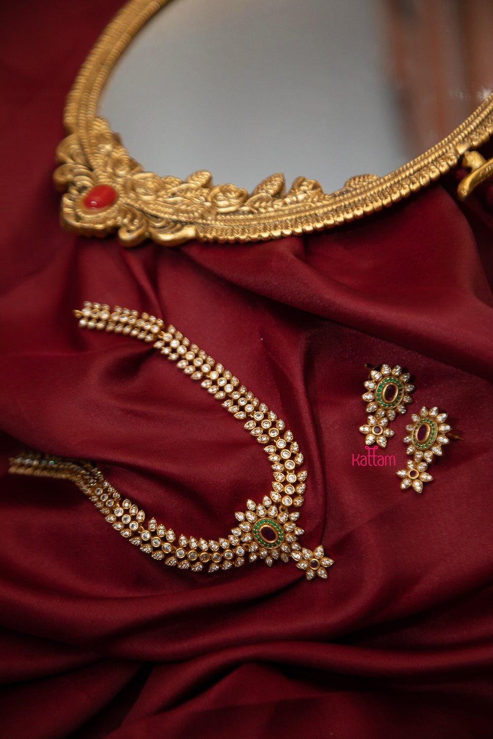 White Stone Round Pendant Semi Bridal Set - N475