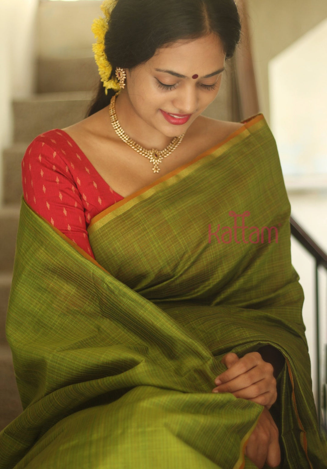 White Stone Round Pendant Semi Bridal Set - N475