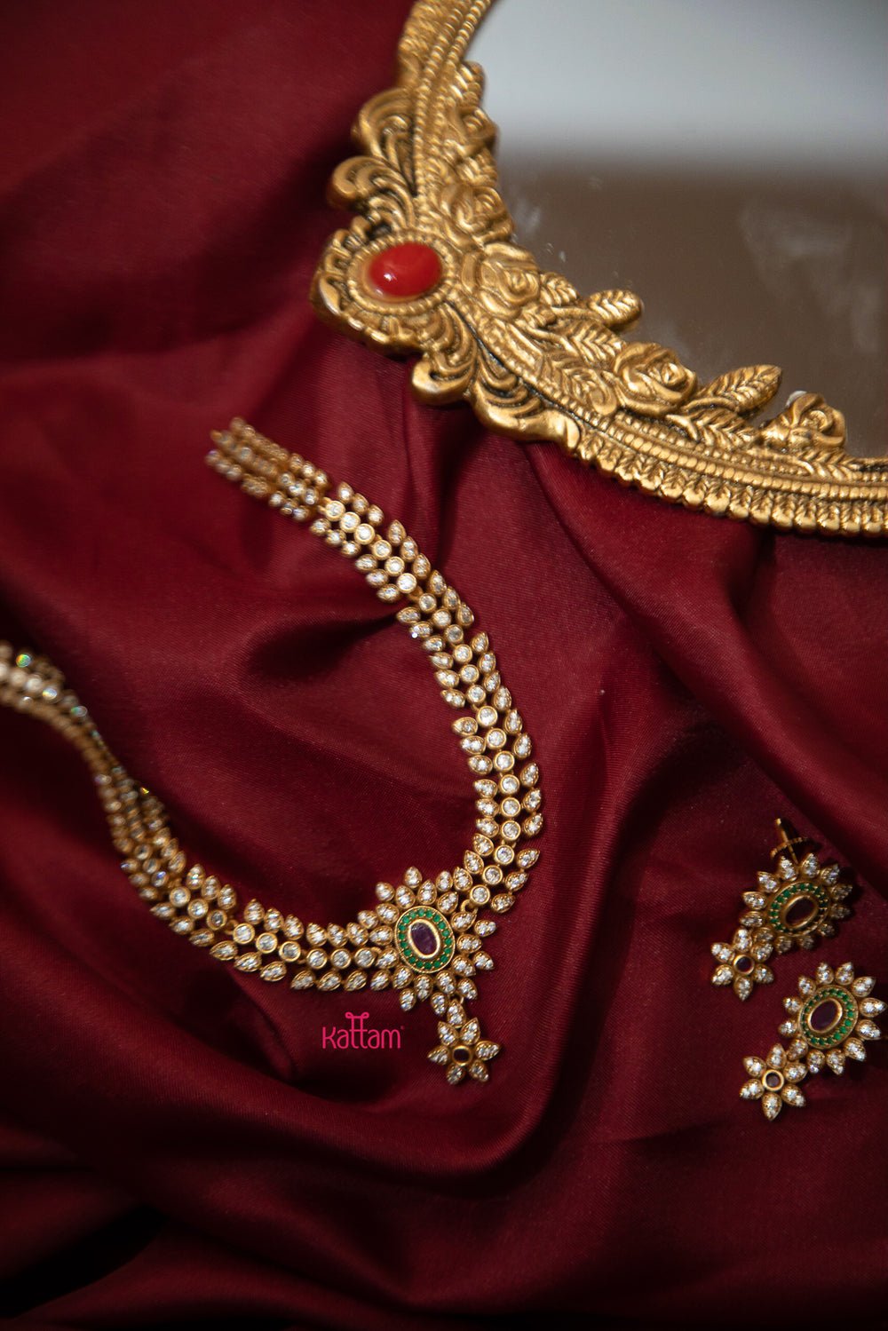 White Stone Round Pendant Semi Bridal Set - N475